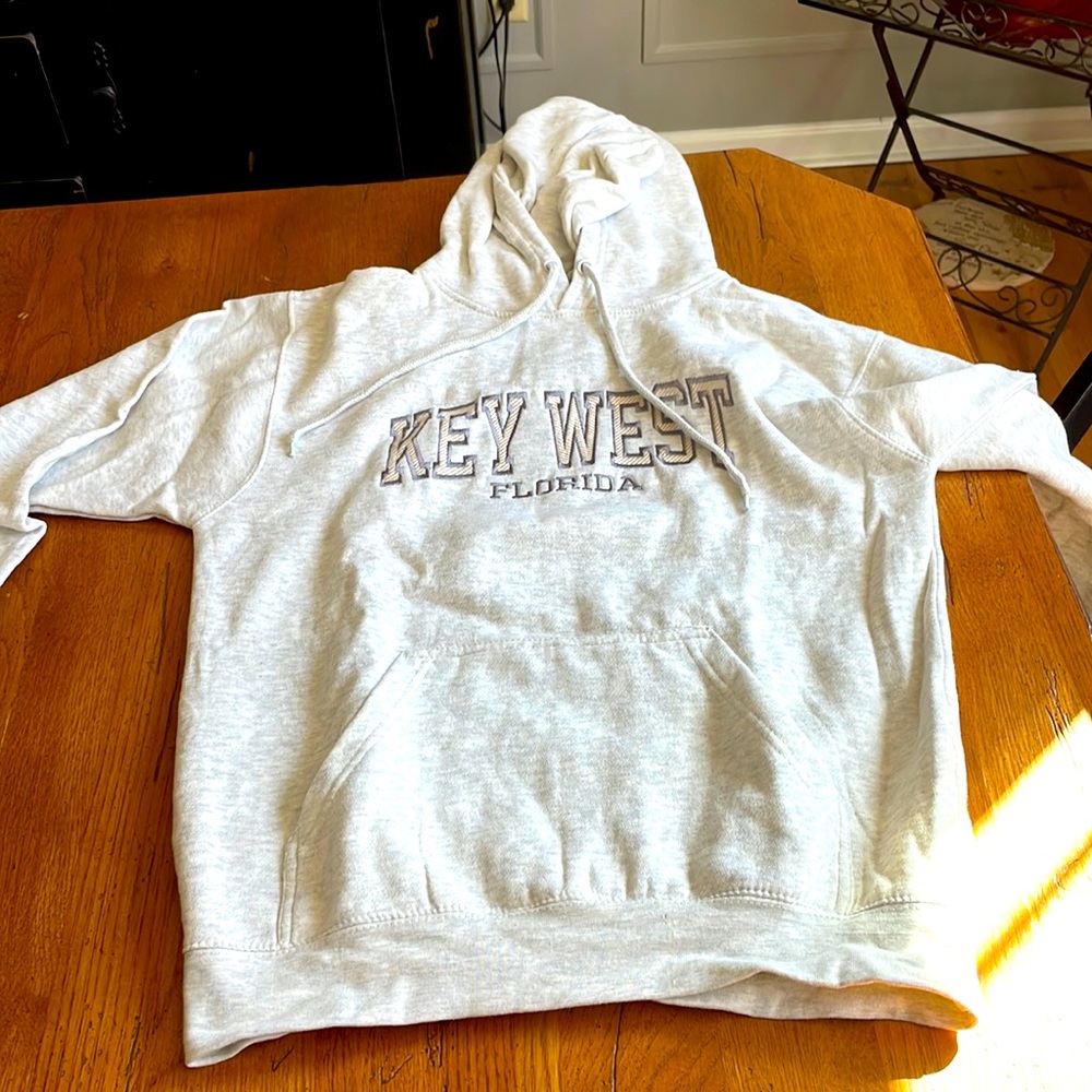 sweatshirt adult size small
